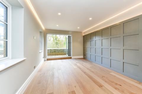34 Kings Road, Haslemere, GU27 2QG