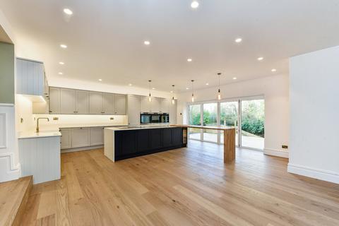34 Kings Road, Haslemere, GU27 2QG