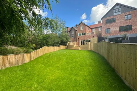 34 Kings Road, Haslemere, GU27 2QG