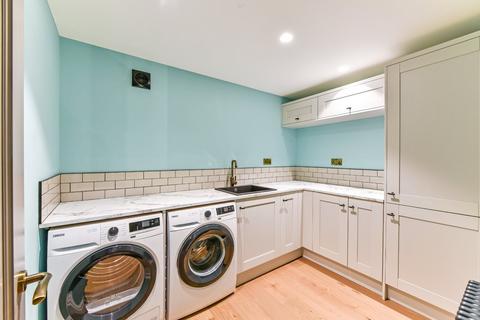 34 Kings Road, Haslemere, GU27 2QG