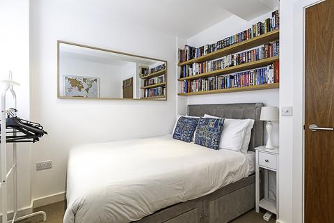 3 bedroom flat to rent, Old Axe, - Hackney Rd, London E2