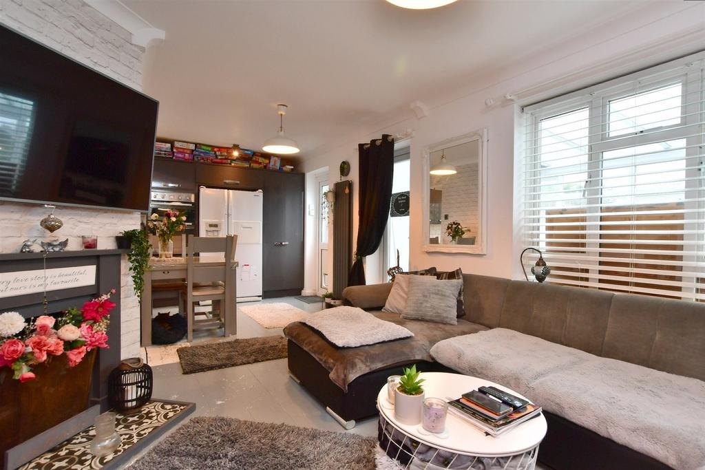 Lounge/ Diner