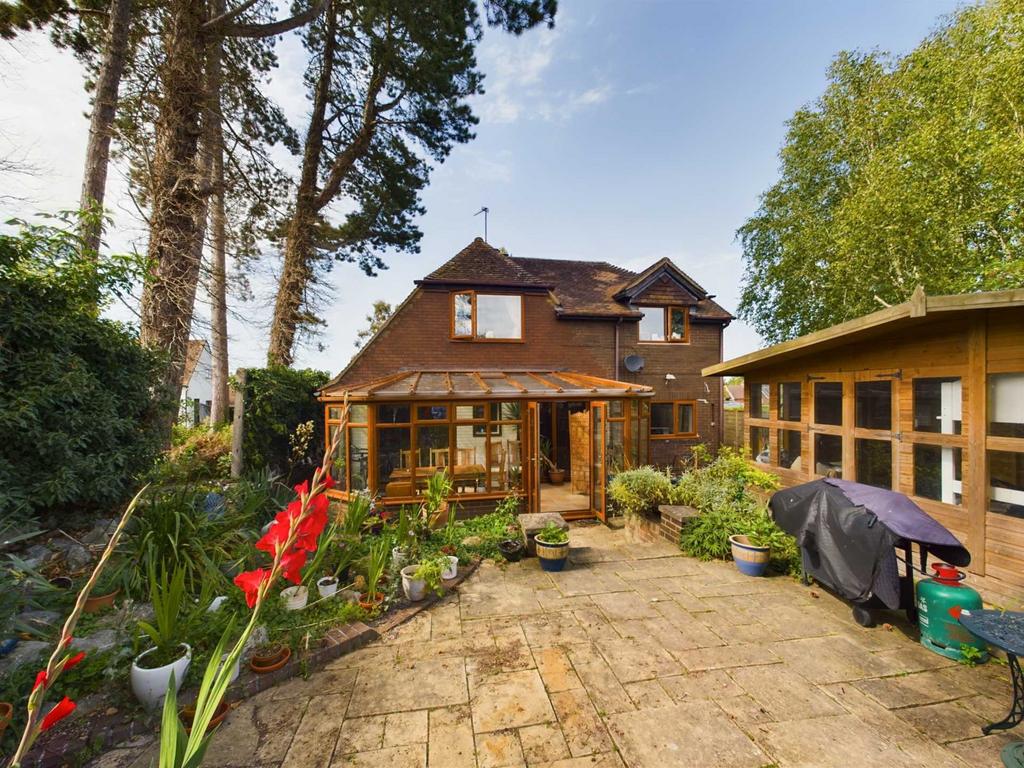 Lower Icknield Way, Chinnor 4 bed detached house for sale £850,000