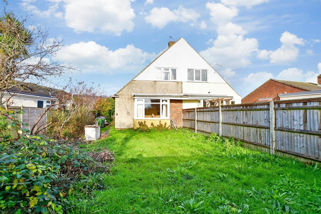 Shepherds Walk, Hythe, Kent 2 bed semidetached bungalow for sale £
