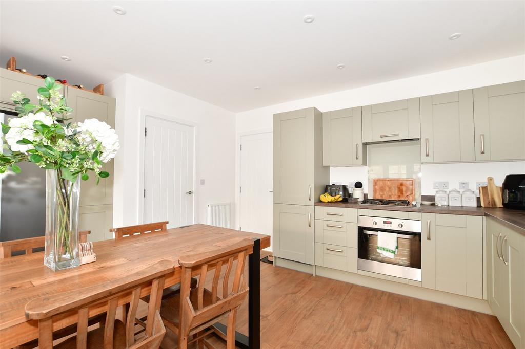 Kitchen/Breakfast Area