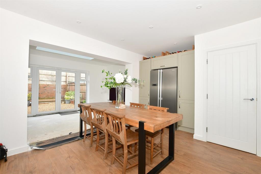 Kitchen/Breakfast Area