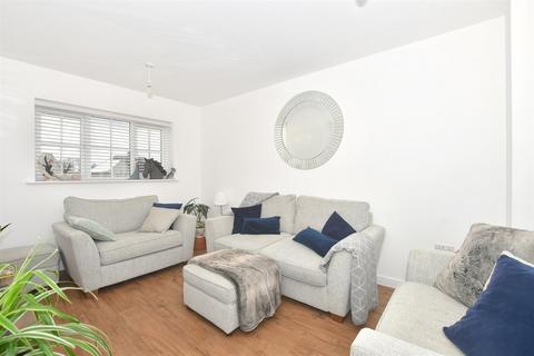 13 Catsfield, Billingshurst, RH14 9XQ