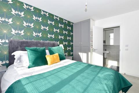 13 Catsfield, Billingshurst, RH14 9XQ