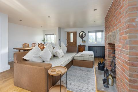 2 bedroom cottage for sale, Miller Lane, Preston PR4