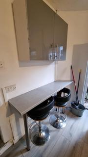 5 bedroom terraced house to rent, Platt Lane, M14 5NN