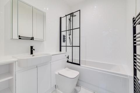 3 bedroom maisonette for sale, Orbain Road, London