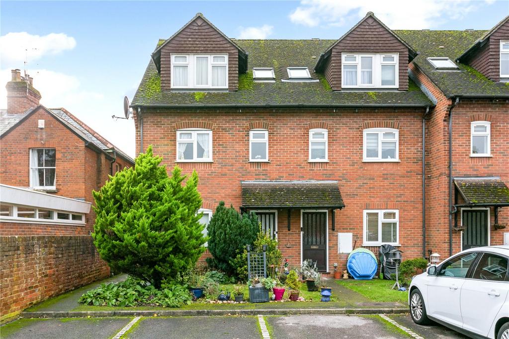 Glade Road, Marlow, Buckinghamshire, SL7 2 bed for sale £475,000