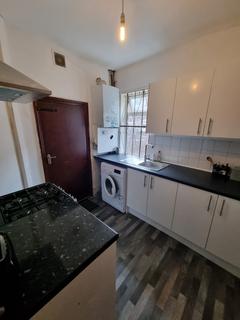 3 bedroom terraced house to rent, Heald Place, M14 5WJ