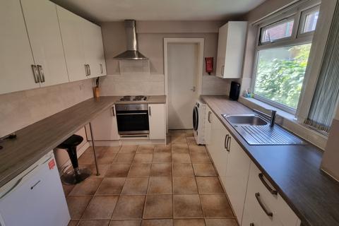 5 bedroom terraced house to rent, Moseley Road, M14 6PB