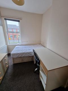 4 bedroom terraced house to rent, Claremont Road, M14 7WJ