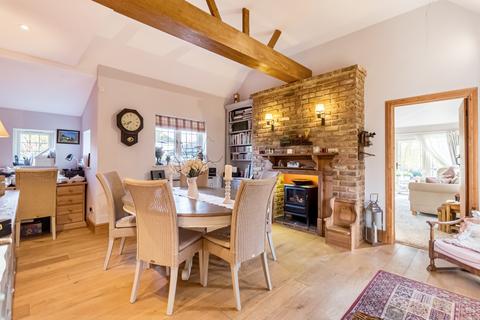 3 bedroom cottage for sale, Towpath, Shepperton TW17