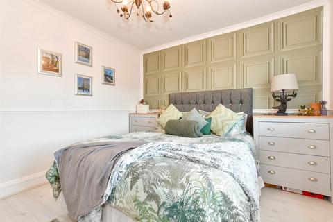 63 Axminster Crescent, Welling, DA16 1HQ