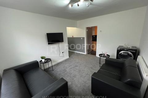 4 bedroom house to rent, 194-196 Woodhouse Lane, Leeds LS2