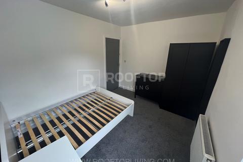 4 bedroom house to rent, Woodhouse Lane, Leeds LS2