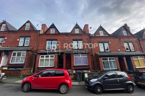 7 bedroom house to rent, Chestnut Avenue, Leeds LS6