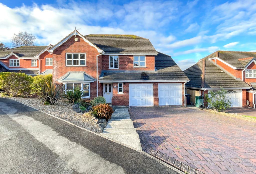 Bro Elian, Old Colwyn, Conwy, LL29 4 bed detached house for sale £425,000