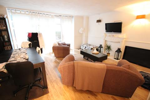 1 bedroom in a house share to rent - Room 3, 90, Pigott Street, London, Greater London, E14