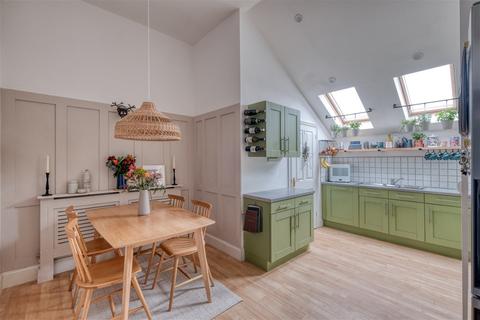2 bedroom flat for sale - Battenhall Lodge, Battenhall Road, Worcester, WR5 2BX
