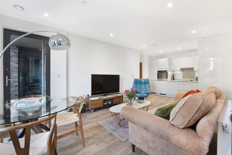 2 bedroom apartment for sale, Osiers Road, SW18