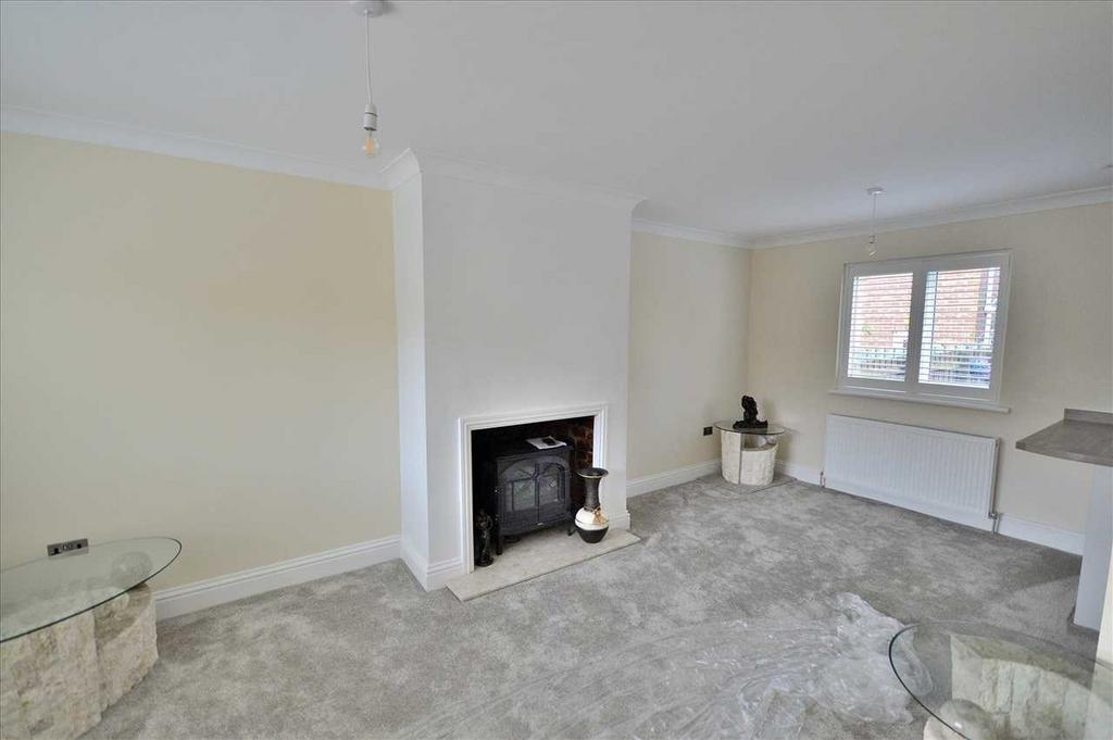 Deneside, Lanchester 2 bed semidetached house £650 pcm (£150 pw)
