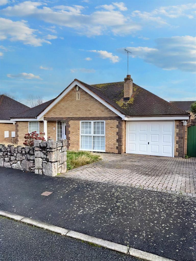 Marford Drive, Abergele, LL22 7DR 2 bed detached bungalow for sale £