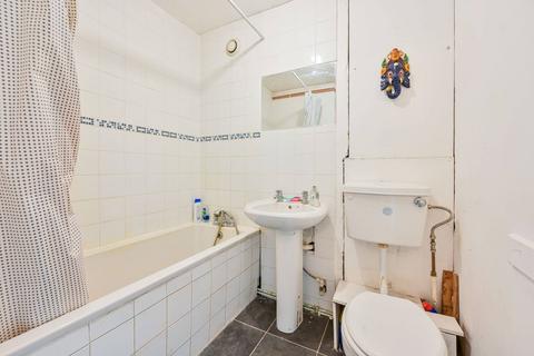 1 bedroom flat for sale, Ebley Close, Peckham, London, SE15