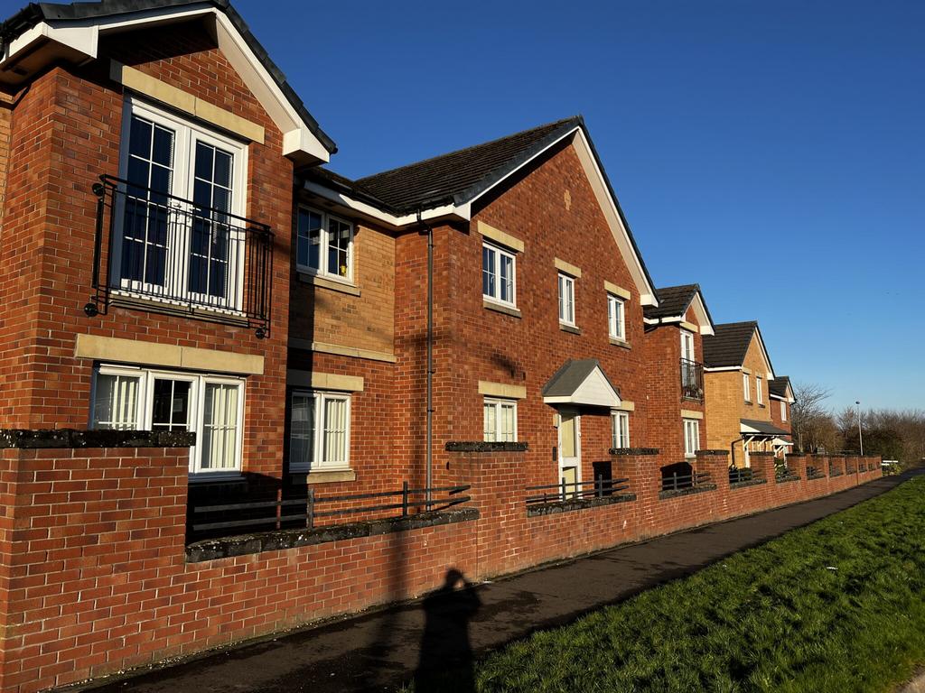 19 Margaret Parker Ave, Kilmarnock... 2 bed flat £85,000