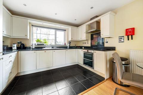 56 Cliddesden Road, Basingstoke, RG21 3ER