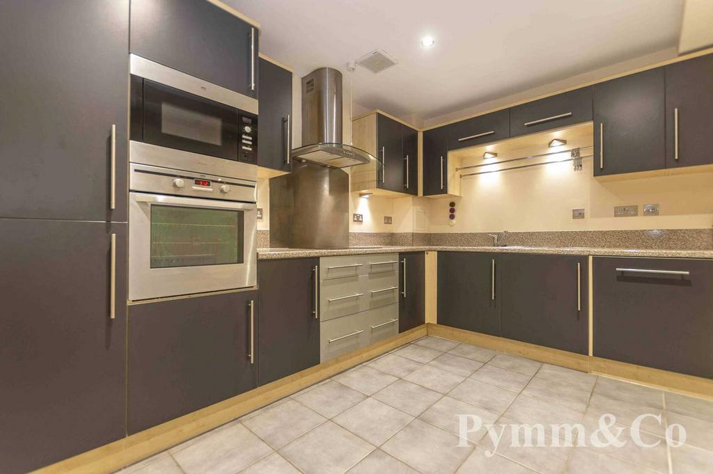 Chapelfield East, Norwich NR2 2 bed apartment for sale £300,000