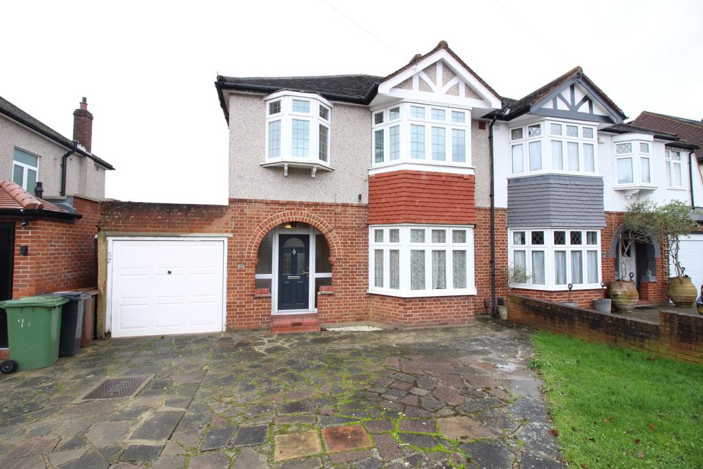 Edenfield Gardens, Worcester Park KT4 3 bed semidetached house £