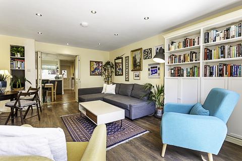 3 bedroom house to rent -  Alscot Way, London SE1