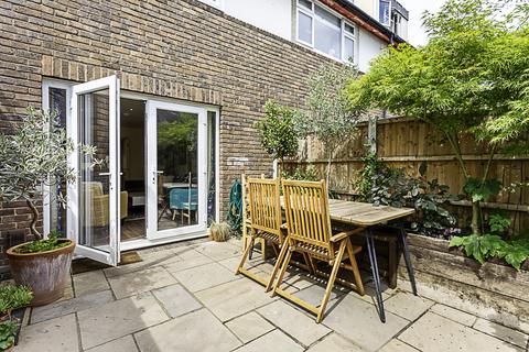 3 bedroom house to rent, Alscot Way, London SE1