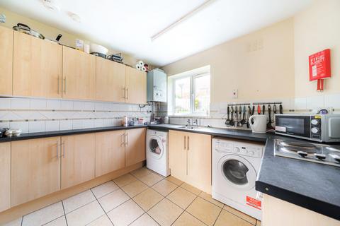 5 bedroom semi-detached house to rent, Fox Lane, Winchester, SO22