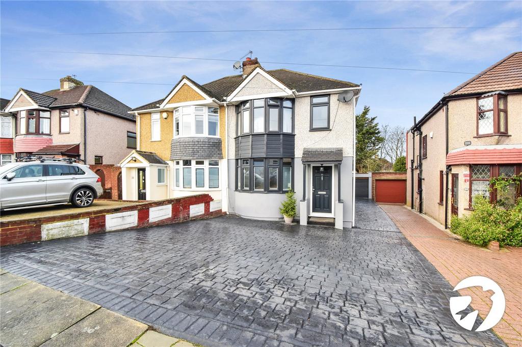 Waltham Close, West Dartford, Kent, DA1 3 bed semidetached house for