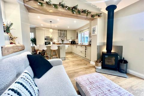29 Low Rocha Grove, Millhouse Green, Sheffield, S36 9AN