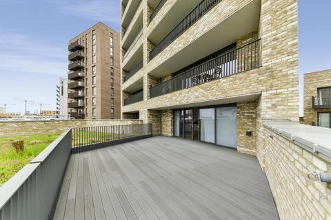 3 bedroom apartment to rent, Kingfisher Heights, Waterside Park, Royal Wharf, E16