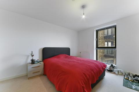 3 bedroom apartment to rent, Kingfisher Heights, Waterside Park, Royal Wharf, E16