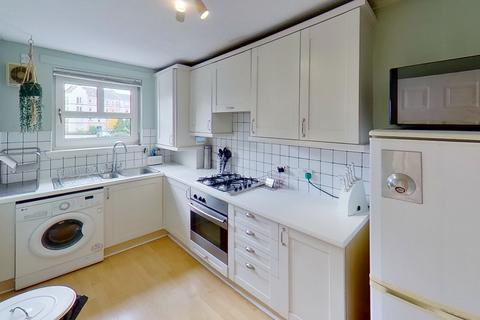 2 bedroom flat to rent, Gorgie Road, Edinburgh, EH11