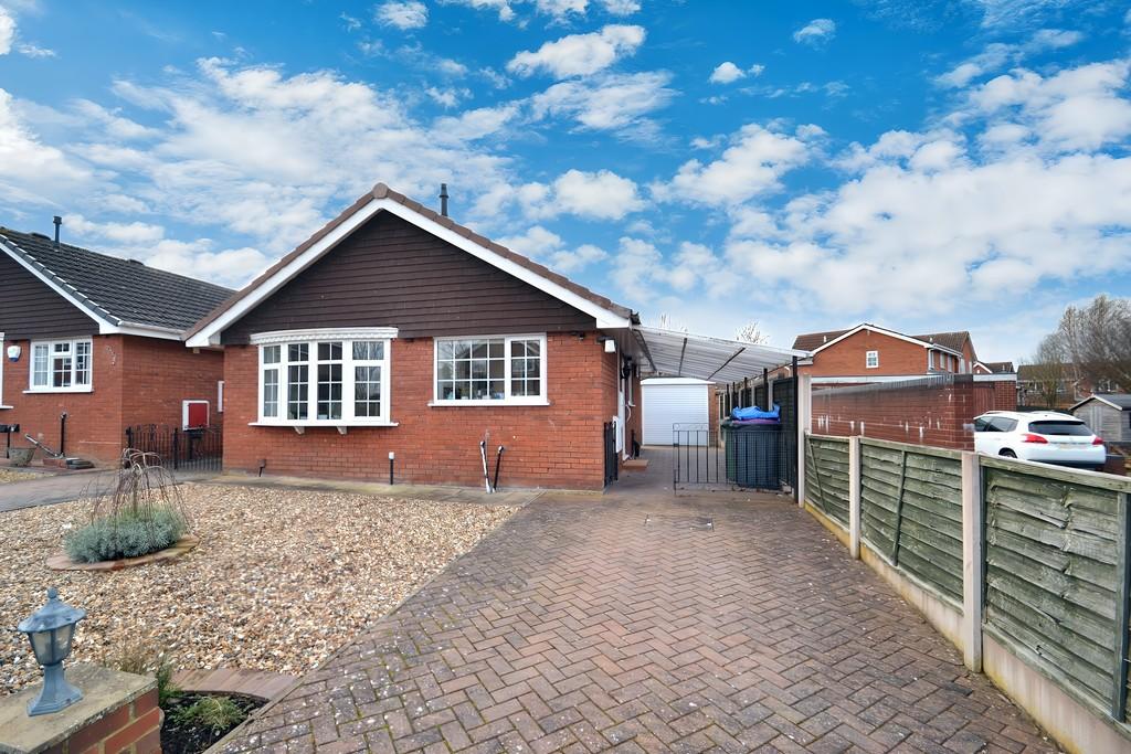 Aston Drive, Newport 2 bed detached bungalow to rent £850 pcm (£196 pw)