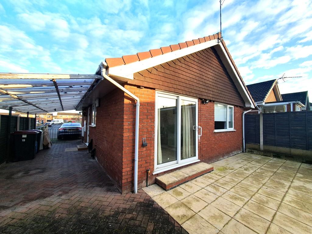 Aston Drive, Newport 2 bed detached bungalow to rent £850 pcm (£196 pw)