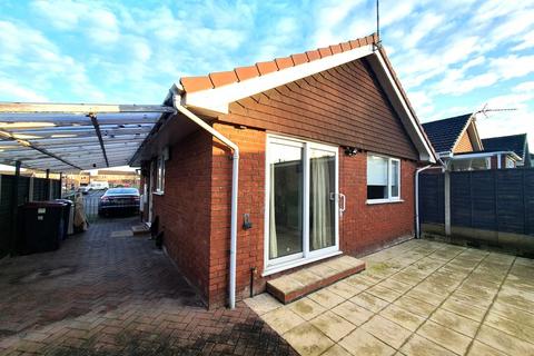2 bedroom detached bungalow to rent - Aston Drive, Newport