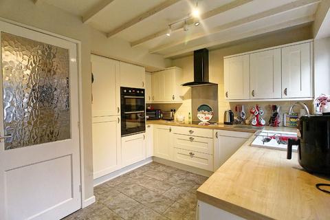 8 Avon Drive, Whetstone, Leicester, LE8 6NQ