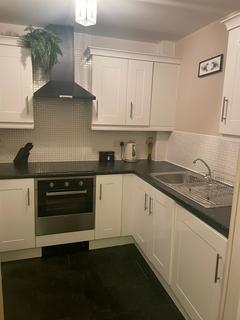 2 bedroom apartment to rent, Larch Gardens, Manchester