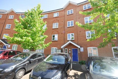 2 bedroom flat to rent - Crown Quay