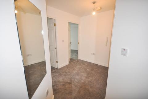 2 bedroom flat to rent - Crown Quay